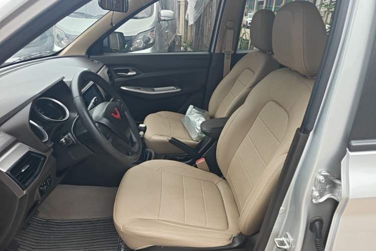 Used Wuling Hongguang 2021 1.5L S Comfort Edition LAR Left Front Seat