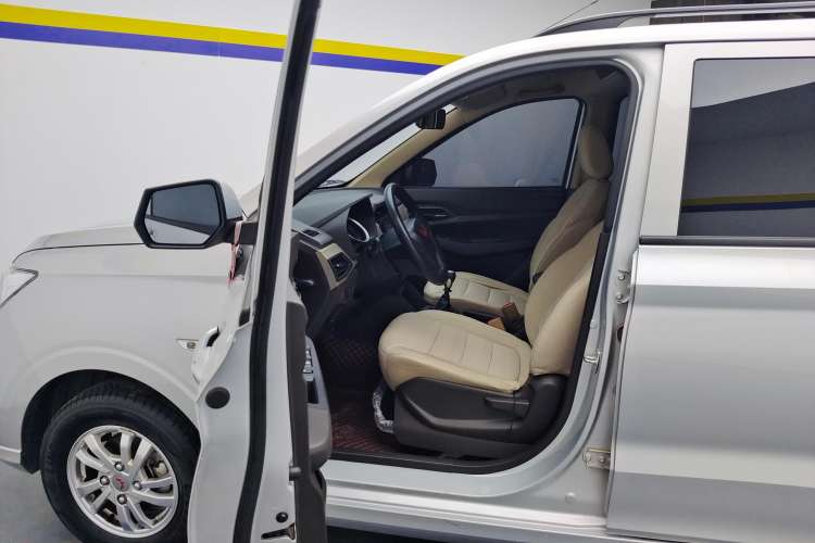 Used Wuling Hongguang 2021 1.5L Revised S Standard Version with Electric Power Steering LAR Left Front Seat