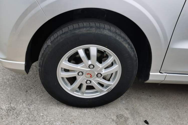 Used Wuling Hongguang 2021 1.5L Facelift S Comfort Version Hydraulic Power Steering LAR Left Front Wheel Hub