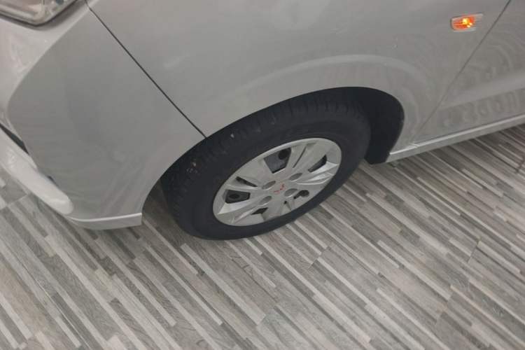 Used Wuling Hongguang 2021 1.5L Revised S Base Version Hydraulic Power Steering LAR Left Front Wheel Hub