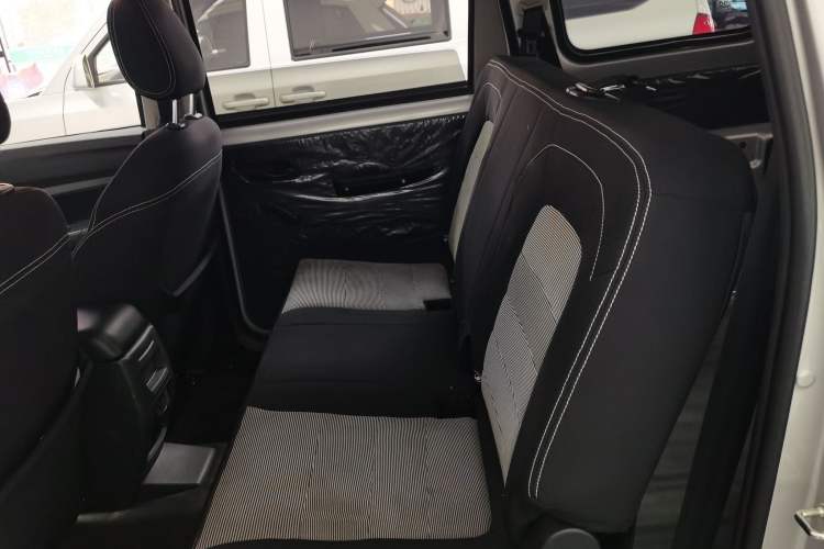 Used Wuling Hongguang 2021 1.5L Revised S Base Version with Electric Power Steering LAR Left Rear Seat