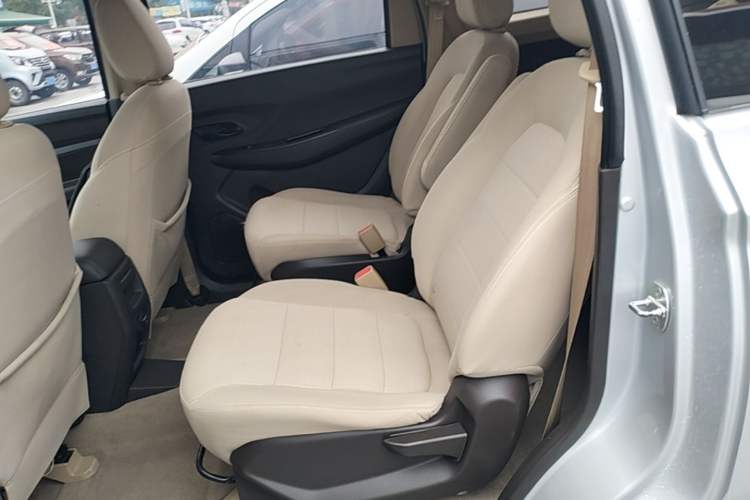 Used Wuling Hongguang 2021 1.5L Revised S Standard Version with Electric Power Steering LAR Left Rear Seat