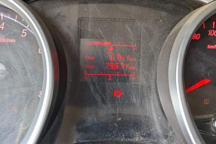Used Wuling Hongguang 2021 1.5L Revised S Standard Version Hydraulic-Power-Assisted LAR Odometer Close Up