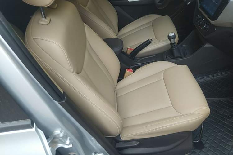 Used Wuling Hongguang 2021 1.5L Facelifted S Comfort Version with Electric Power Steering LAR Right Front Seat
