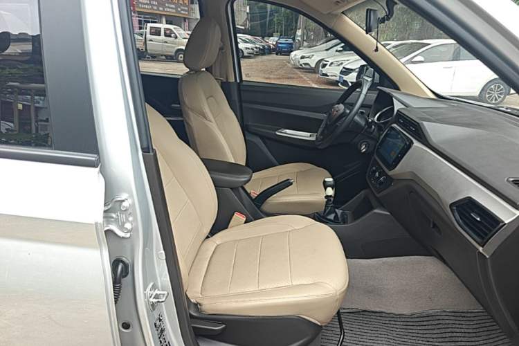 Used Wuling Hongguang 2021 1.5L S Comfort Edition LAR Right Front Seat