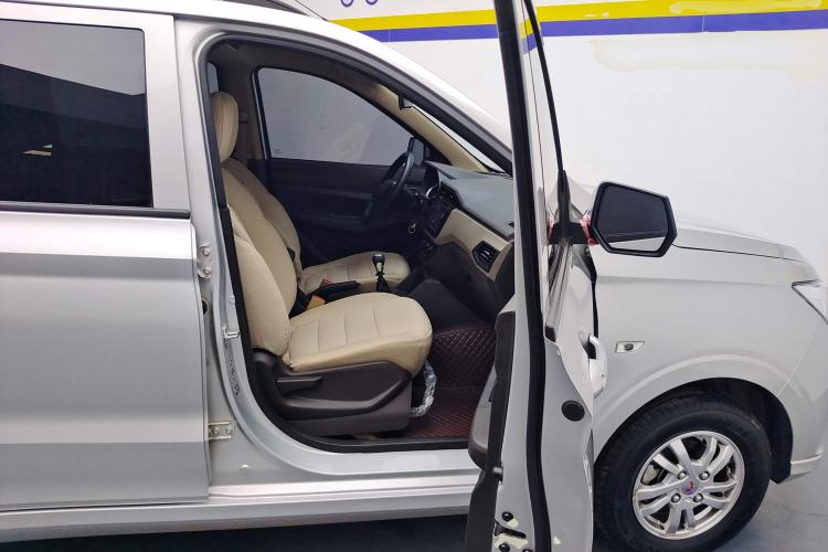Used Wuling Hongguang 2021 1.5L Revised S Standard Version with Electric Power Steering LAR Right Front Seat