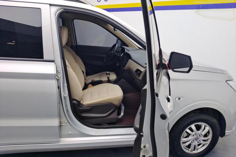 Used Wuling Hongguang 2021 1.5L Revised S Standard Version with Electric Power Steering LAR Right Front Seat
