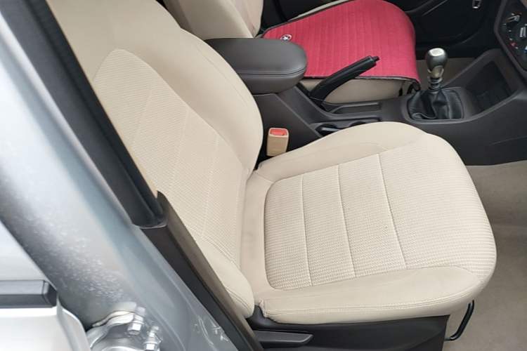 Used Wuling Hongguang 2021 1.5L Revised S Standard Version with Electric Power Steering LAR Right Front Seat
