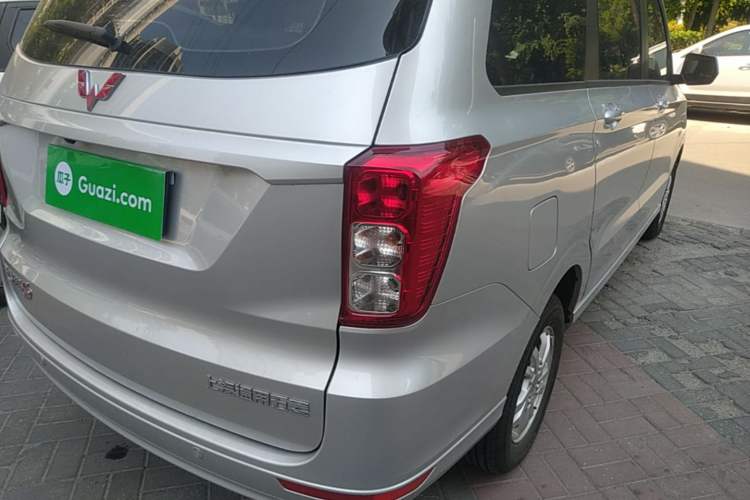 Used Wuling Hongguang 2021 1.5L Facelifted S Comfort Version with Electric Power Steering LAR Right Rear Taillight