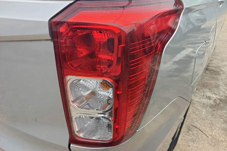 Used Wuling Hongguang 2021 1.5L S Comfort Edition LAR Right Rear Taillight