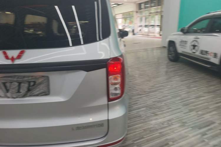 Used Wuling Hongguang 2021 1.5L Revised S Base Version Hydraulic Power Steering LAR Right Rear Taillight