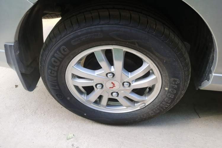 Used Wuling Hongguang 2021 1.5L Facelifted S Comfort Version with Electric Power Steering LAR Right Rear Wheel Hub