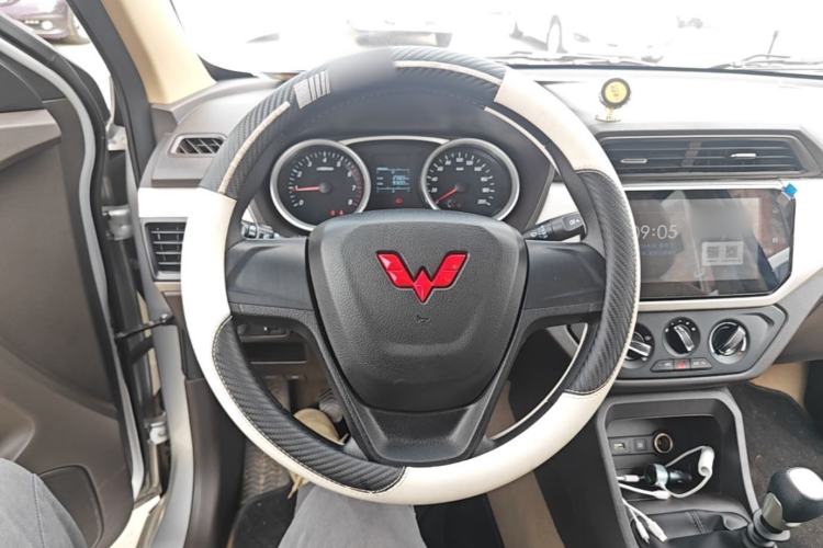 Used Wuling Hongguang 2021 1.5L Facelifted S Comfort Version with Electric Power Steering LAR Steering Wheel
