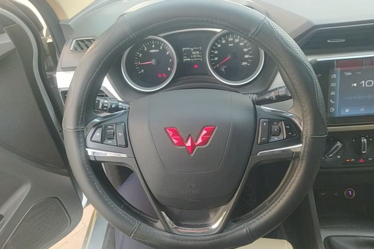 Used Wuling Hongguang 2021 1.5L Facelifted S Comfort Version with Electric Power Steering LAR Steering Wheel