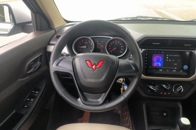 Used Wuling Hongguang 2021 1.5L Revised S Standard Version with Electric Power Steering LAR Steering Wheel