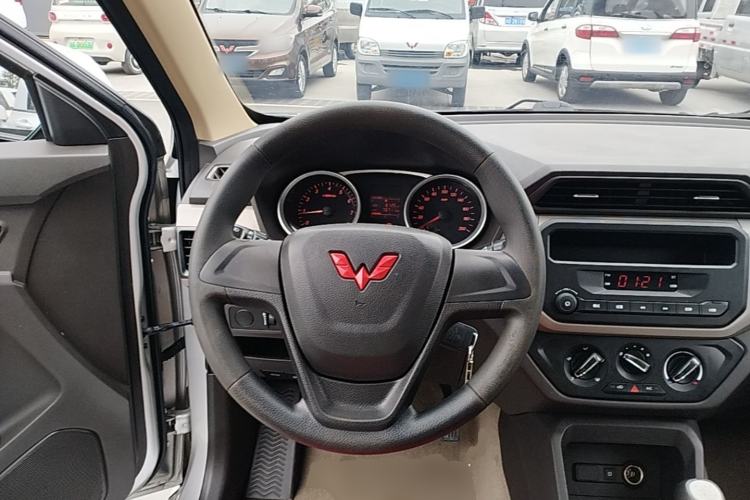 Used Wuling Hongguang 2021 1.5L Revised S Standard Version with Electric Power Steering LAR Steering Wheel