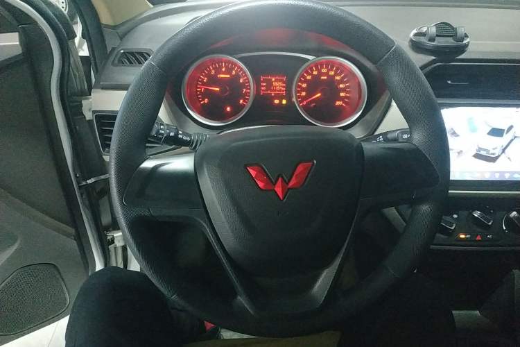 Used Wuling Hongguang 2021 1.5L Revised S Standard Version with Electric Power Steering LAR Steering Wheel