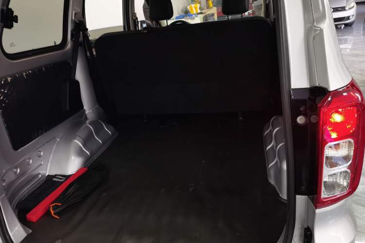 Used Wuling Hongguang 2021 1.5L Revised S Base Version with Electric Power Steering LAR Trunk