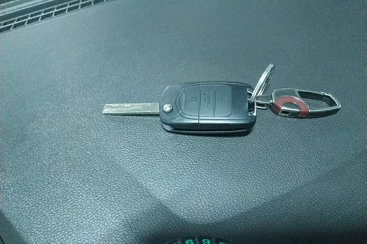 Used Wuling Hongguang 2021 1.5L Revised S Standard Version with Electric Power Steering LAR Vehicle Key