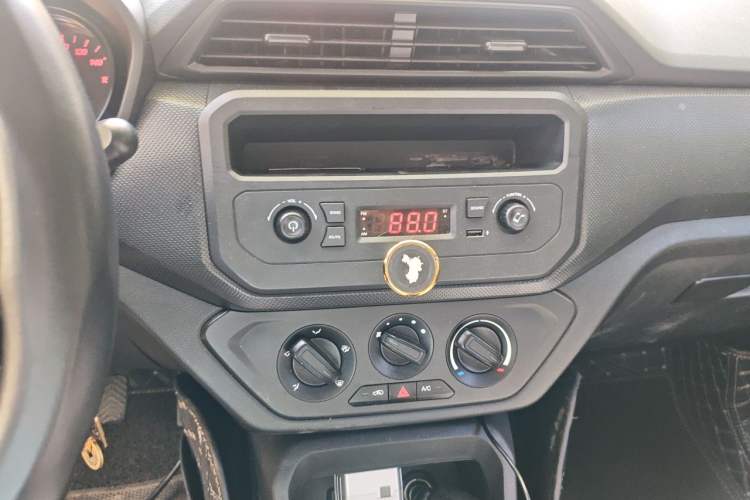 Used Wuling Hongguang 2021 1.5L Revised S Base Version Hydraulic Power Steering LAR Audio And AC Panel