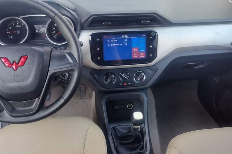 Used Wuling Hongguang 2021 1.5L S Comfort Edition LAR Audio And AC Panel
