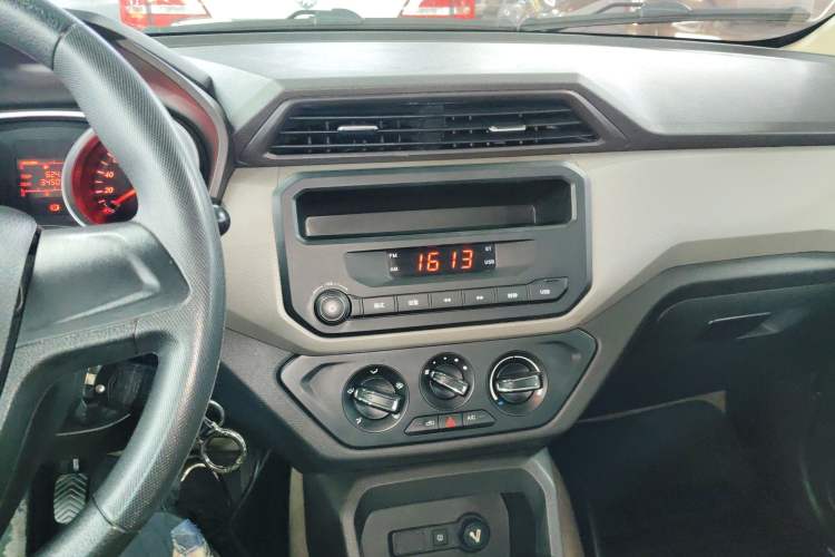 Used Wuling Hongguang 2021 1.5L S Standard Version LAR Audio And AC Panel