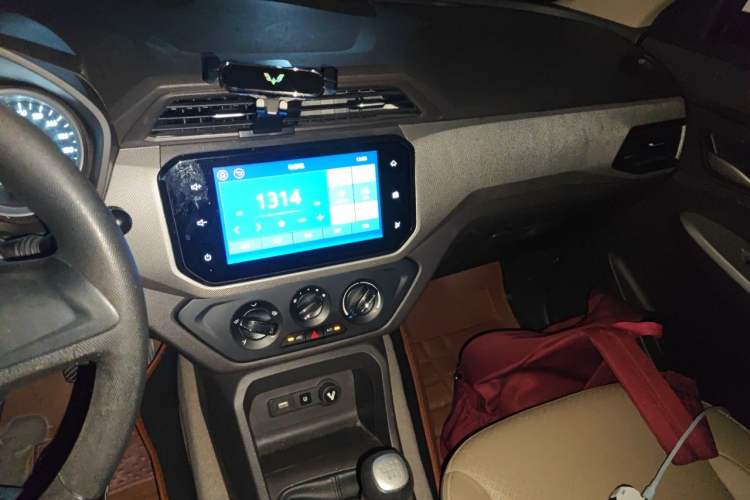 Used Wuling Hongguang 2021 1.5L S Comfort Edition LAR Audio And AC Panel