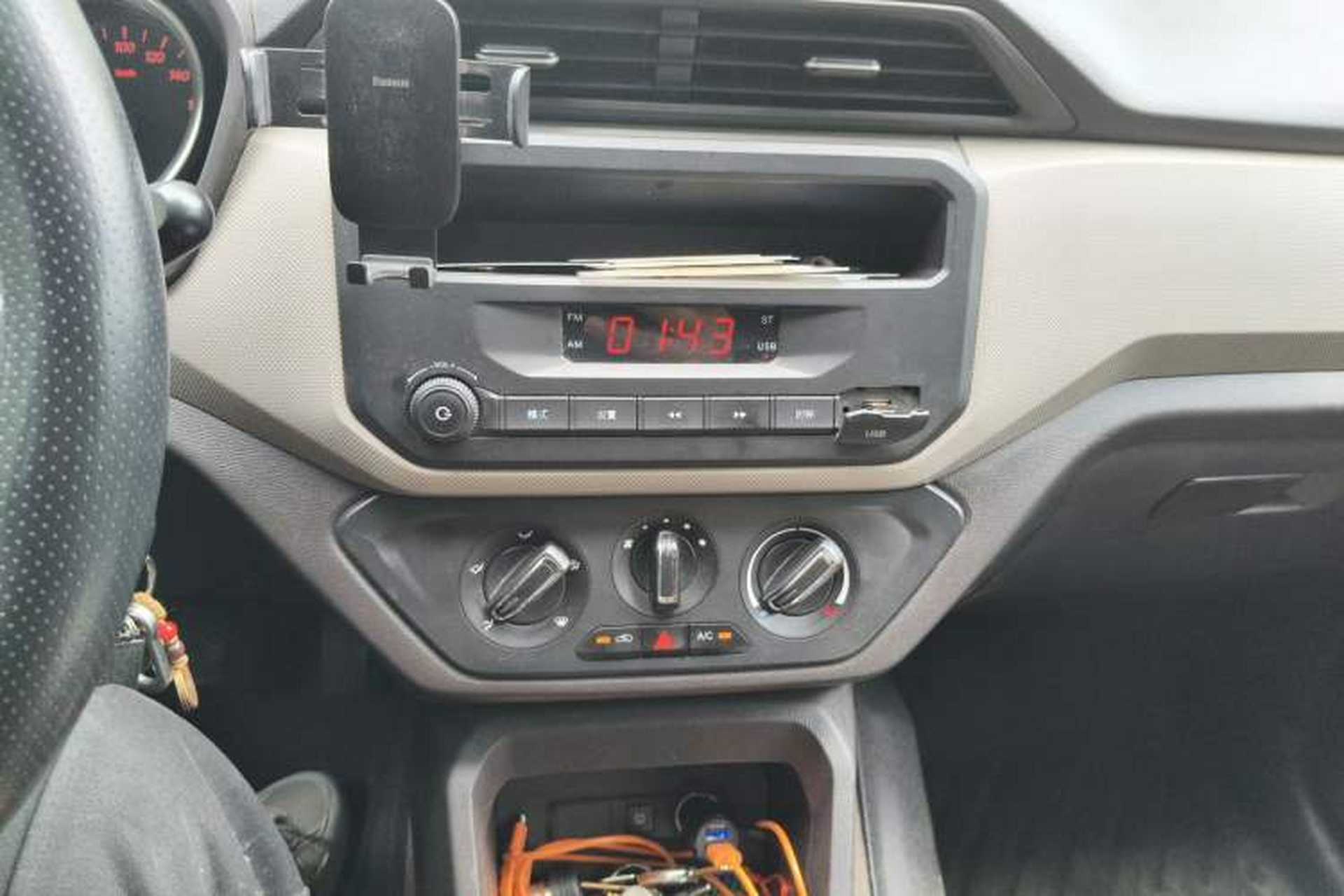 Used Wuling Hongguang 2021 1.5L Revised S Standard Version Hydraulic-Power-Assisted LAR Audio And AC Panel
