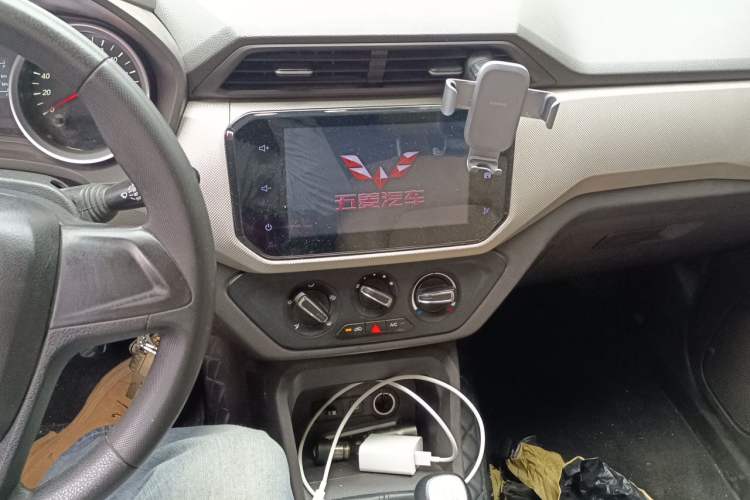 Used Wuling Hongguang 2021 1.5L S Comfort Edition LAR Audio And AC Panel