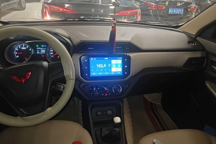Used Wuling Hongguang 2021 1.5L Facelifted S Comfort Version with Electric Power Steering LAR Audio And AC Panel