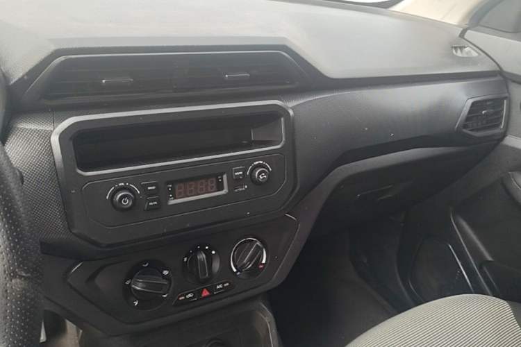 Used Wuling Hongguang 2021 1.5L S Base Version LAR Audio And AC Panel