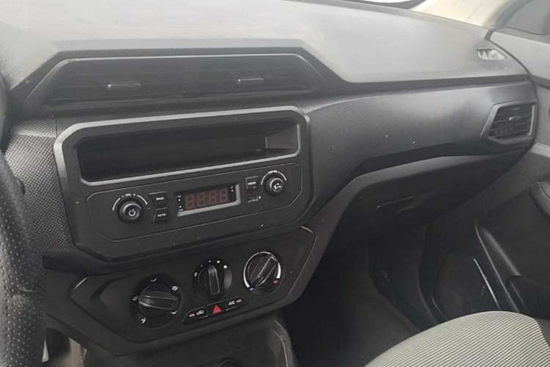 Used Wuling Hongguang 2021 1.5L S Base Version LAR Audio And AC Panel