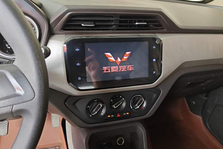 Used Wuling Hongguang 2021 1.5L S Comfort Edition LAR Audio And AC Panel