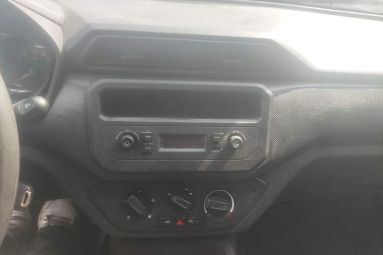 Used Wuling Hongguang 2021 1.5L S Base Version LAR Audio And AC Panel