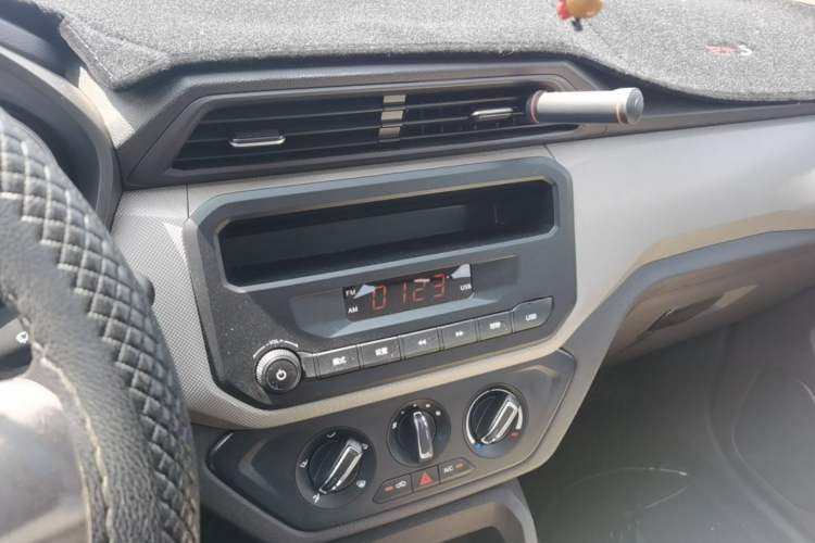 Used Wuling Hongguang 2021 1.5L S Standard Version LAR Audio And AC Panel