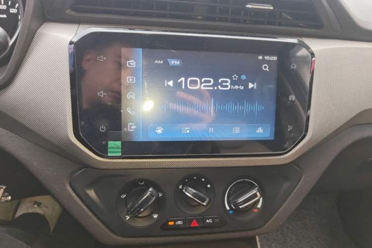 Used Wuling Hongguang 2021 1.5L S Comfort Edition LAR Audio And AC Panel