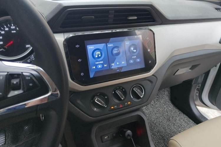 Used Wuling Hongguang 2021 1.5L S Comfort Edition LAR Audio And AC Panel