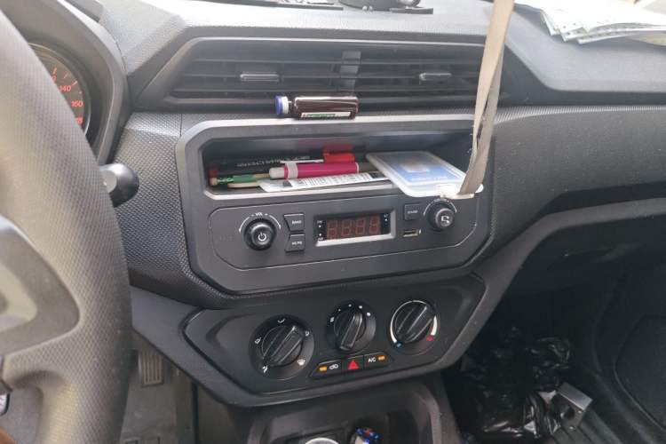 Used Wuling Hongguang 2021 1.5L Revised S Base Version Hydraulic Power Steering LAR Audio And AC Panel