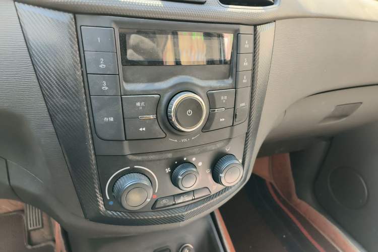 Used Wuling Hongguang 2021 1.5L Revised S Base Version Hydraulic Power Steering LAR Audio And AC Panel