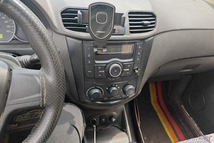 Used Wuling Hongguang 2021 1.5L Revised S Base Version Hydraulic Power Steering LAR Audio And AC Panel