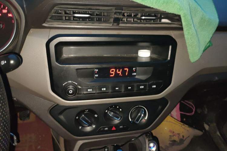 Used Wuling Hongguang 2021 1.5L S Standard Version LAR Audio And AC Panel