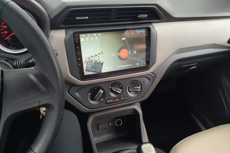 Used Wuling Hongguang 2021 1.5L Revised S Standard Version Hydraulic-Power-Assisted LAR Audio And AC Panel