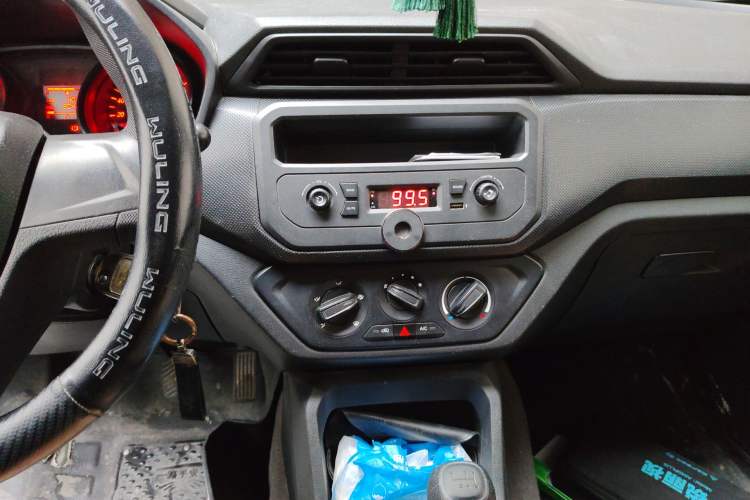 Used Wuling Hongguang 2021 1.5L Revised S Base Version with Electric Power Steering LAR Audio And AC Panel