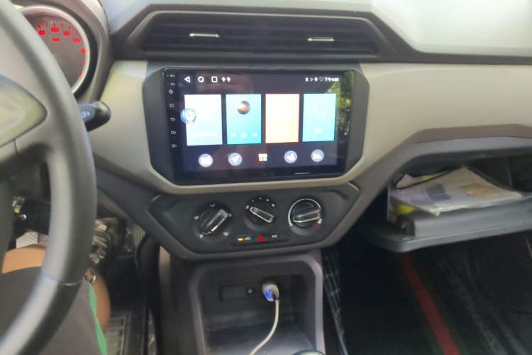 Used Wuling Hongguang 2021 1.5L Revised S Standard Version Hydraulic-Power-Assisted LAR Audio And AC Panel