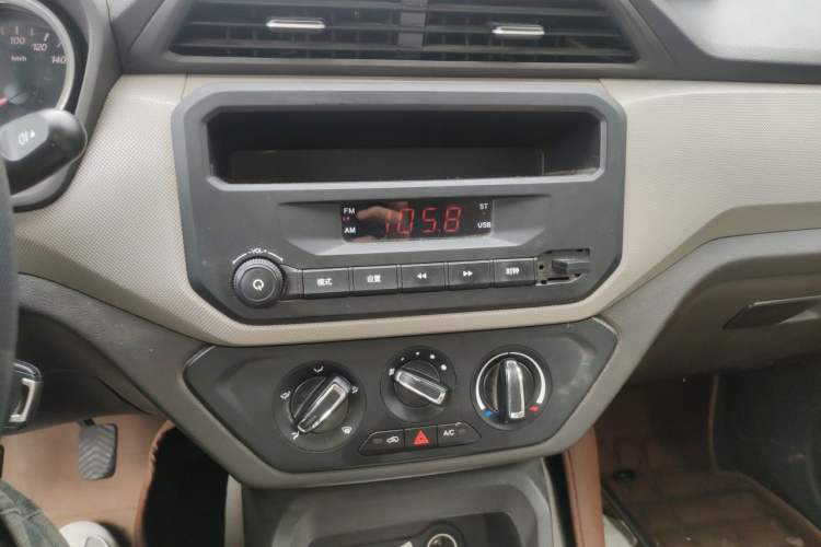 Used Wuling Hongguang 2021 1.5L S Standard Version LAR Audio And AC Panel