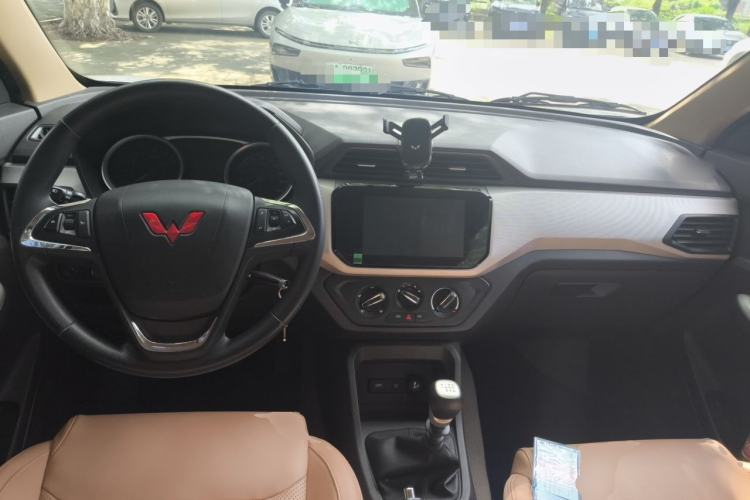 Used Wuling Hongguang 2021 1.5L Facelifted S Comfort Version with Electric Power Steering LAR Center Console