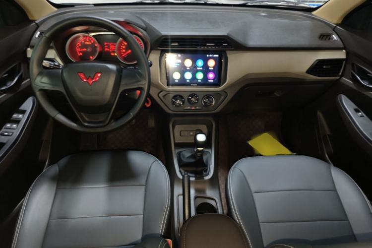 Used Wuling Hongguang 2021 1.5L Revised S Standard Version with Electric Power Steering LAR Center Console