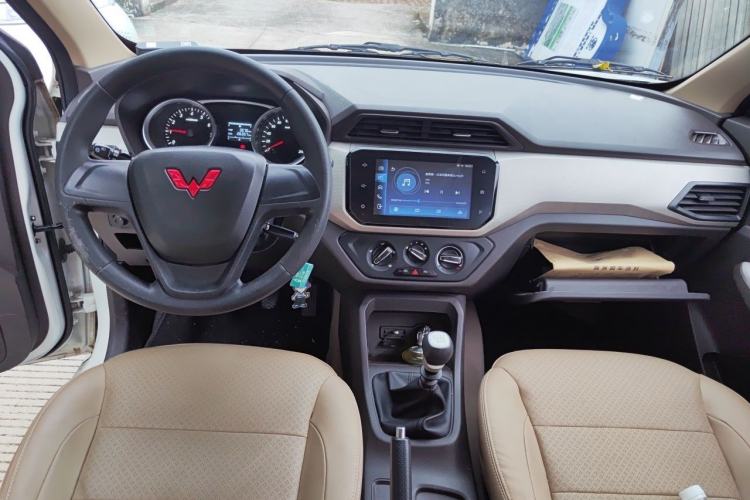 Used Wuling Hongguang 2021 1.5L Facelifted S Comfort Version with Electric Power Steering LAR Center Console