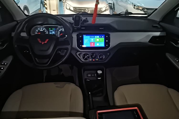 Used Wuling Hongguang 2021 1.5L Facelifted S Comfort Version with Electric Power Steering LAR Center Console