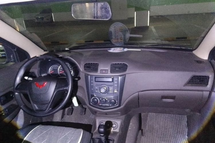 Used Wuling Hongguang 2021 1.5L Revised S Base Version with Electric Power Steering LAR Center Console